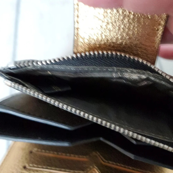 Vince Camuto Leather Wristlet Wallet Black - Picture 13 of 16